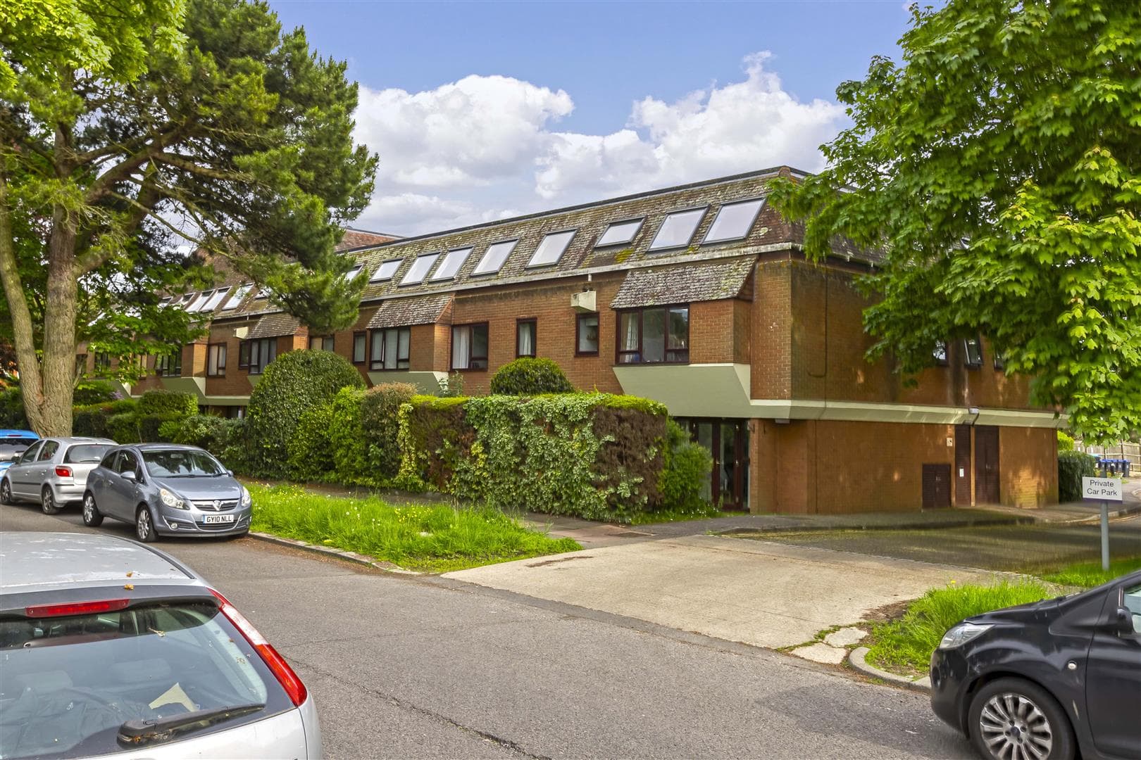 Rogate Road, Worthing, BN13 2EE