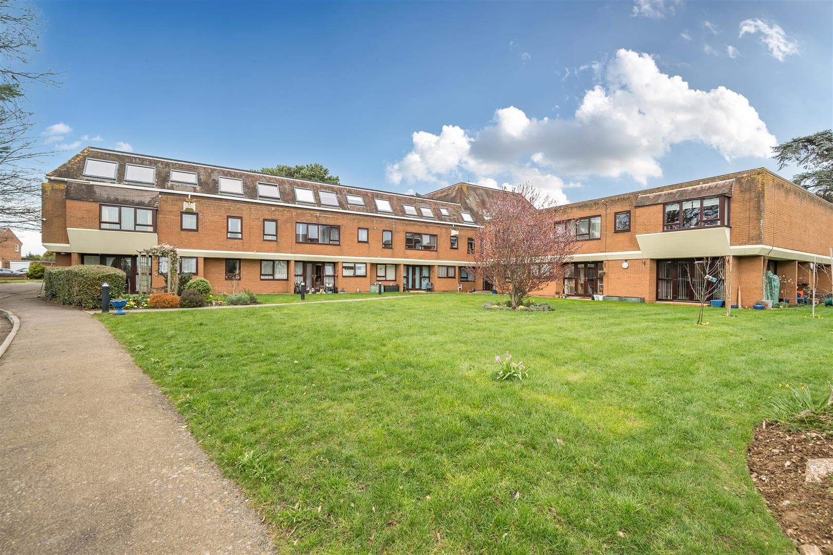 Rogate Road, Worthing, BN13 2EE