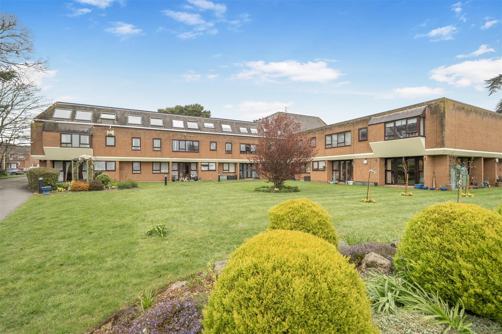 Rogate Road, Worthing, BN13 2EE